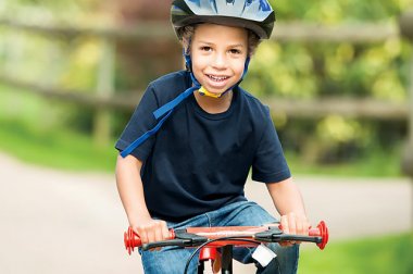 Helping your child maintain a healthy weight Helping your child maintain a healthy weight